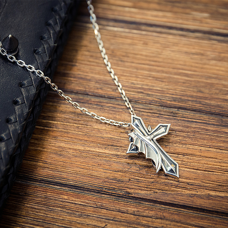 小号十字架翅膀吊坠