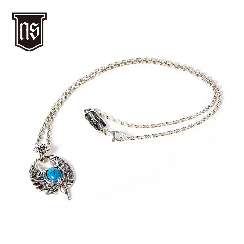 人造绿松石鹰嘴翅膀吊坠