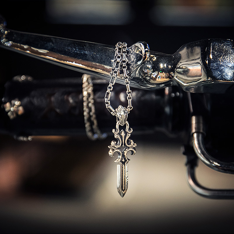 大号花式匕首吊坠